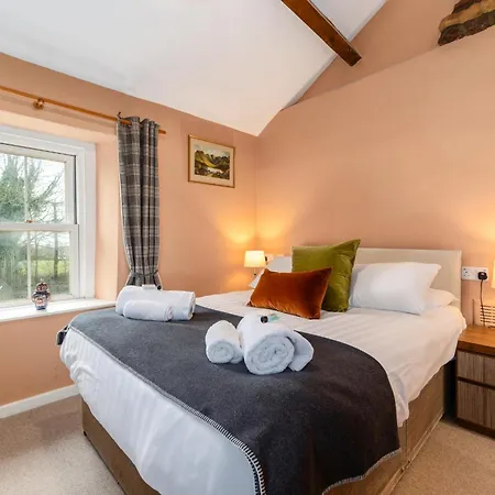 The Red Admiral Gosforth Ca20 1bp * Seascale